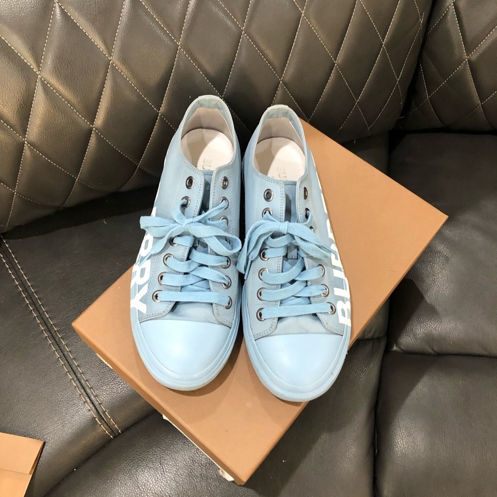 Burberry Shoes - Picture 2 of 4